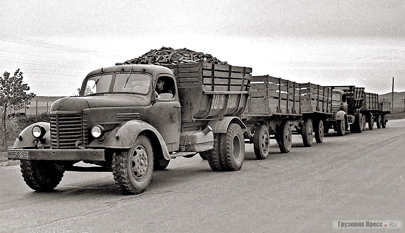 Самосвалы ЗИС-585 для перевозок легковесных грузов нередко использовали с нарощенными бортами и «местными» прицепами, изготовленными из узлов списанных Studebaker-US6 и ЗИС-5. Минск, рубеж 1950-60-х гг.