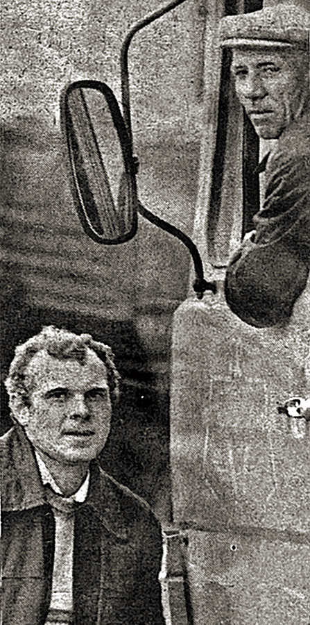 На автодорожном комбинате № 17 Главмосавтотранса водители А. Сироткин и В. Шишикин успешно провели испытания новых автомобилей-контейнеровозов в составе тягача МАЗ-6422 и двух полуприцепов для транспортировки трёх 20-футовых контейнеров. Москва, октябрь, 1985 г.