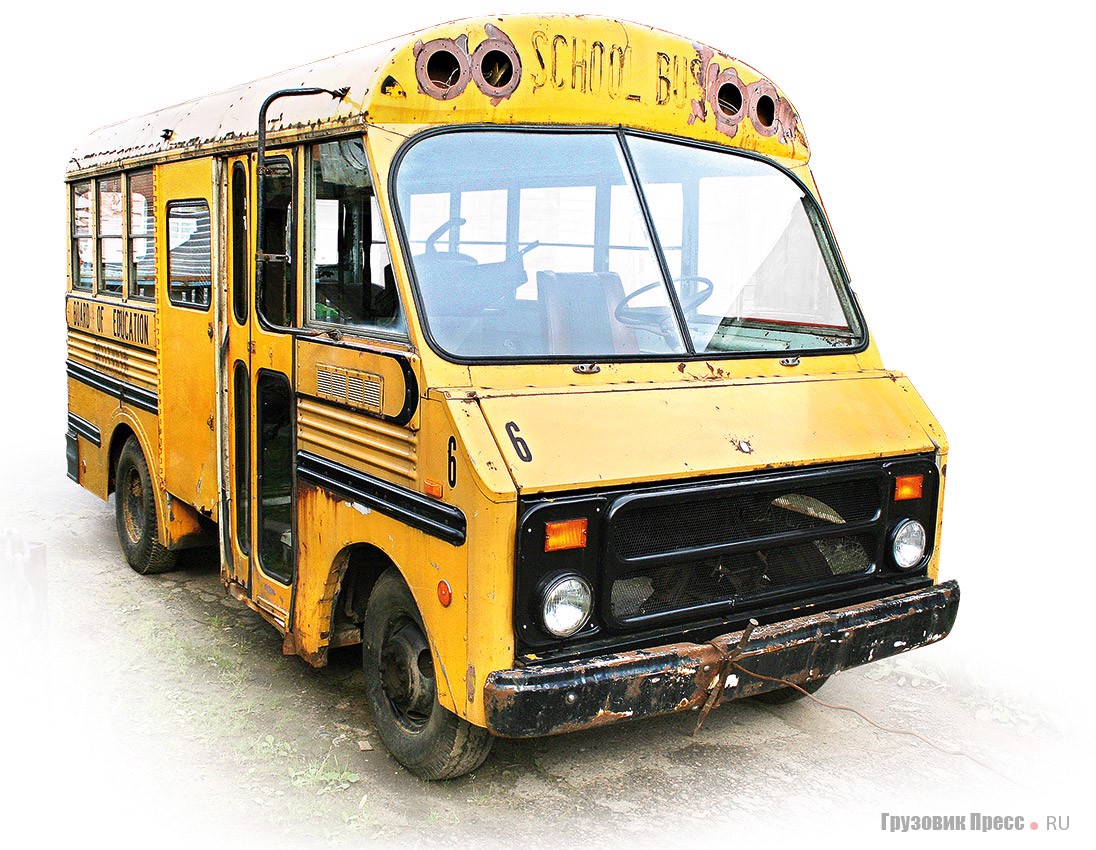 Американский [b]школьный автобус Carpenter типа B[/b] на базе мультистопа Chevrolet P30 возил мышкинских детей, пока не сломалась автоматическая трансмиссия