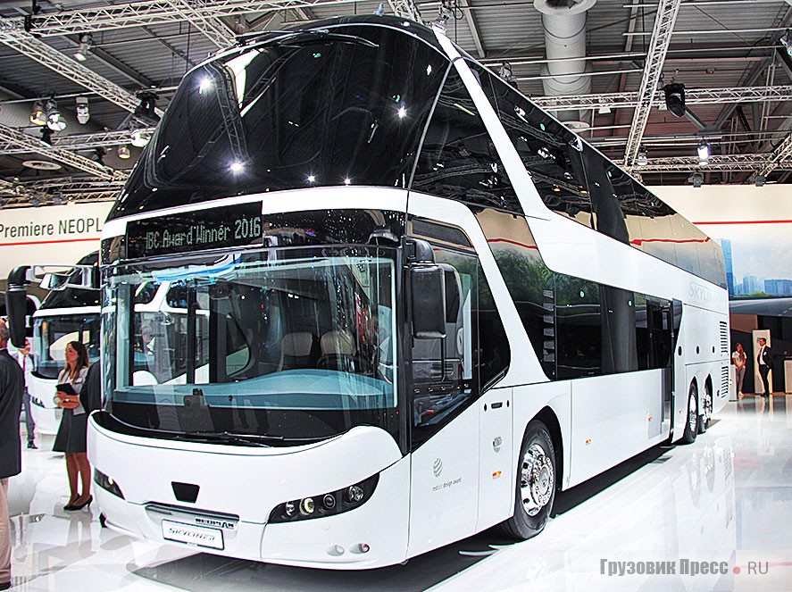 Neoplan Skyliner