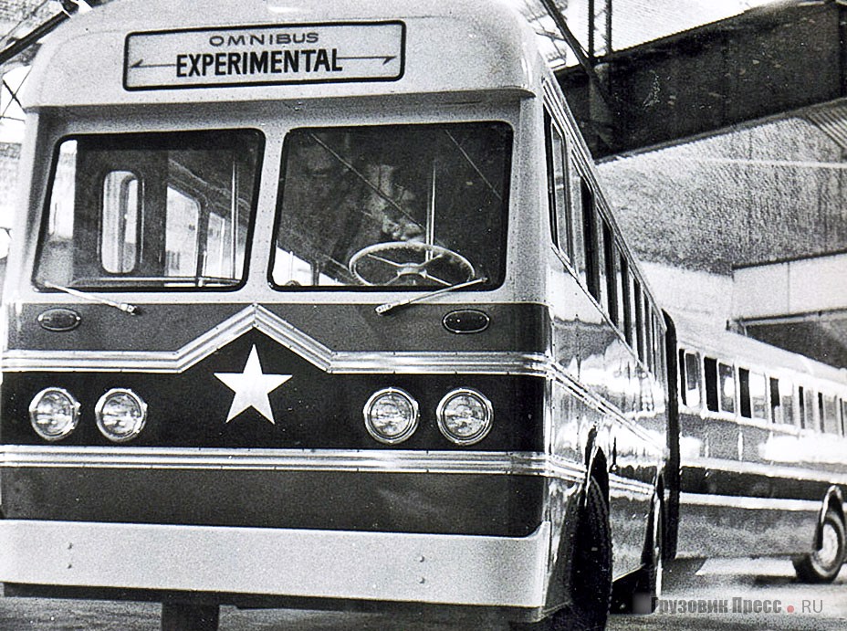 Прототип сочленённого автобуса на шасси Leyland, 1962 г.