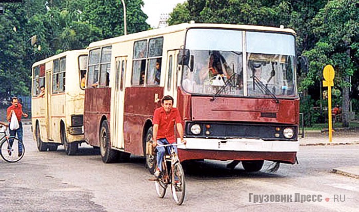Girón XVII с пассажирским прицепом из отслужившего автобуса Girón VI