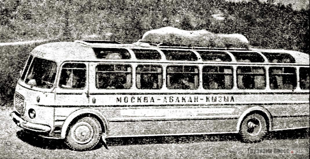 Упрощенная Škoda 706RТO-LUX доставляла пассажиров из Кызыла в Абакан с дальнейшей пересадкой по железной дороге до Москвы. Тува, 1965 г.