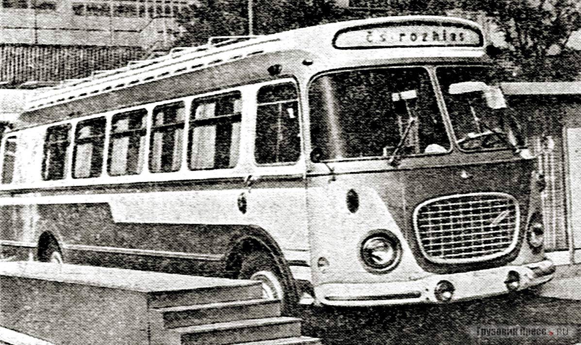 Передвижную радиоретрансляционную станцию KOVO на шасси Škoda 706RТO с характерными очками вокруг фар выставляли в 1977 г. в Москве в рамках подготовки к Олимпиаде-80