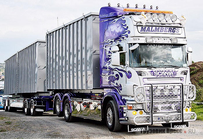 Для этого металловоза Scania R560 V8 CR19 Topline с мулитилифтом передняя решётка и дополнительные фары – заводское оборудование