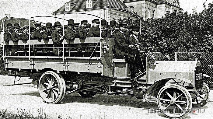 Типичный шведский «автобус» 1910-х, приспособленный для перевозки пассажиров грузовик Scania IL. Рёстенга, 1911 г.