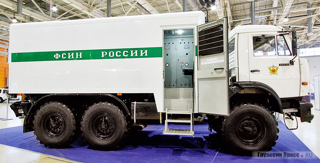 Спецавтомобиль АЗ на шасси КАМАЗ-43114 производства ИК-7 из Мелеуза, 2012 г.