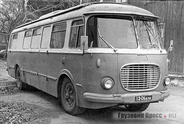 Передвижная флюорографическая лаборатория Skoda-706RTO в Барнауле (фото Михаила Соколова)