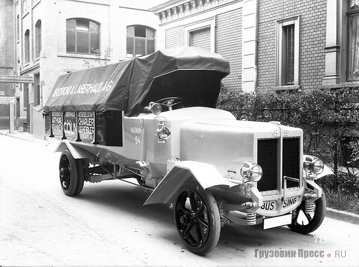 Модель II - первый грузовик с карданным валом и электрическими передними фарами. Габаритные огни были газовыми (1914 г.)