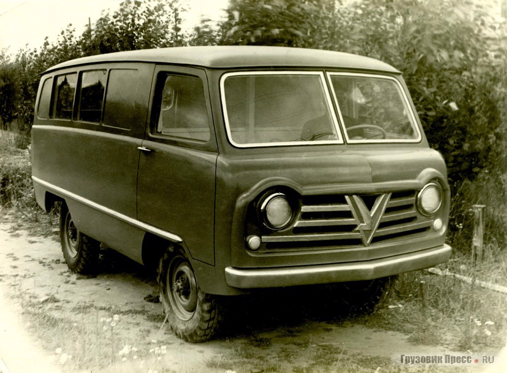 Опытный образец УАЗ-450 с кузовом дизайнера В.И. Арямова (институт НАМИ)