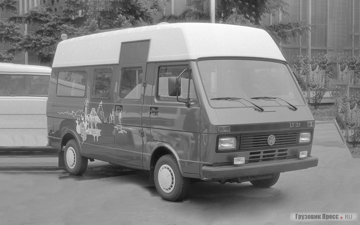 Рестайлинговый (с 1985 г.) фургон VW LT31 на 1-м Мос-ковском мотор-шоу 1992 г. на ВДНХ