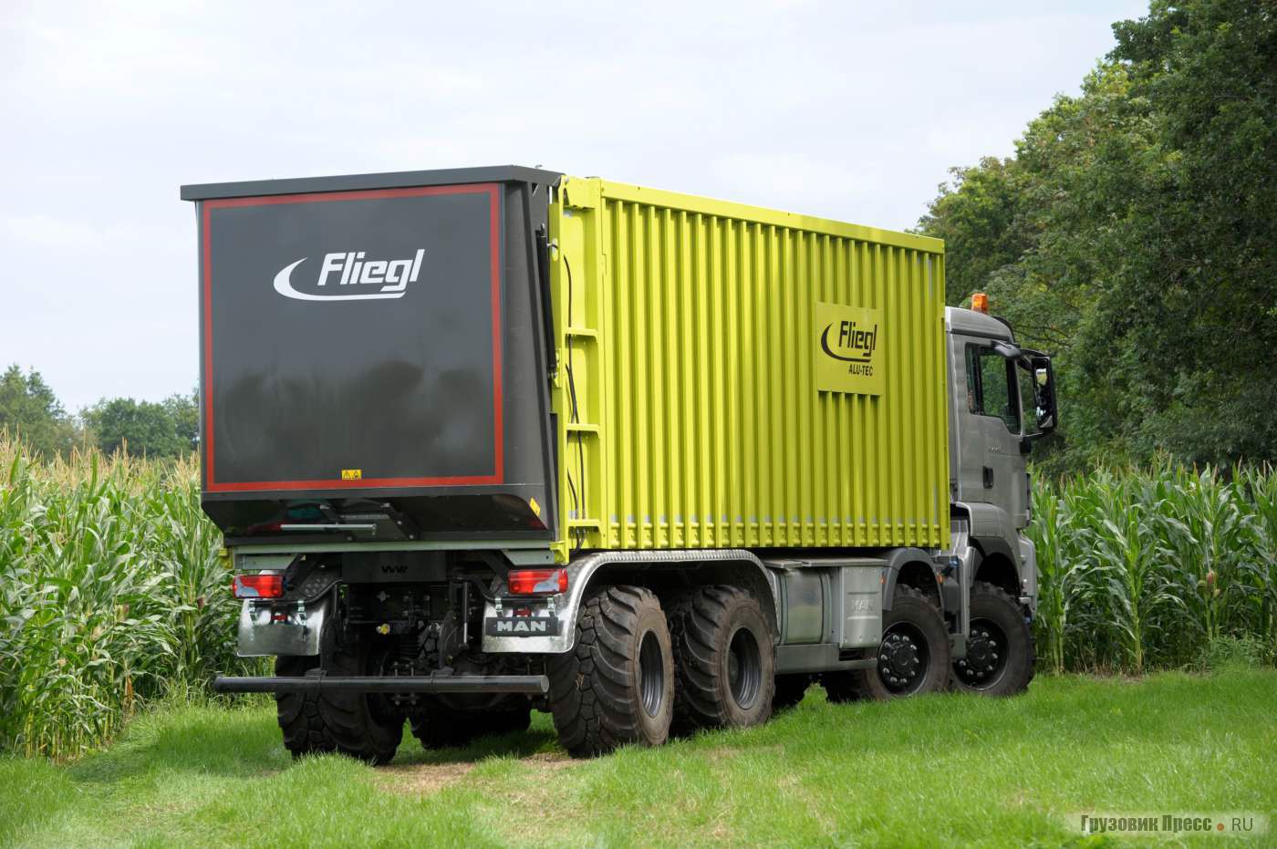 Агротехнический грузовик MAN TGS 41.480 8х8 WS с контейнером