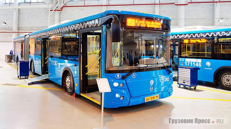 Анонсированный в 2013 году, перед Олимпиадой в Сочи фэйслифтинг городских автобусов добрался и до сочленённых ЛиАЗ-6212
