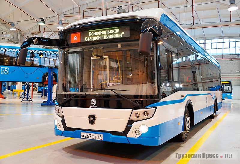 Так  как на открытии «сервисного центра» присутствовал мэр Москвы, Сергей Собянин, не показать перспективный электробус ЛиАЗ-627400 было бы большой ошибкой