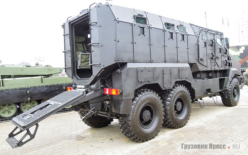 Прототип бронированного грузовика «Защитник» на шасси МАЗ-631708