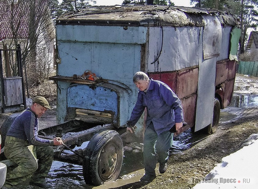 Обнаруженный в 2010 г. под Выборгом остов ленинградского довоенного автобуса типа ЗИС-8 образца 1935 г.