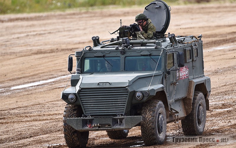 АМН-2 «Атлет» (модель 233120) на демонстрационном динамическом показе,  полигон Алабино