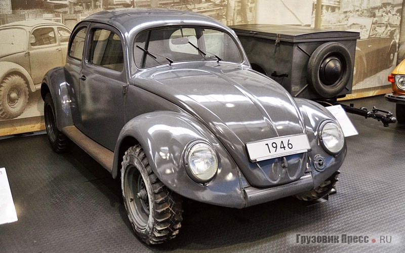 Чрезвычайно редкий представитель вида «жуков» – [b]полноприводный Volkswagen Typ 87 Kommandeurwagen 1946 года[/b] представляет гибрид полноприводного «кюбельвагена» Тип 82 и гражданского седана