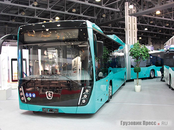 Низкопольный автобус особо большого класса КАМАЗ-6299-40-57