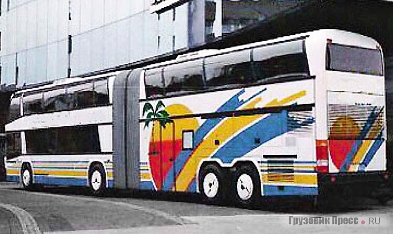 1992 год: Jumbo «позирует» у здания завода Neoplan